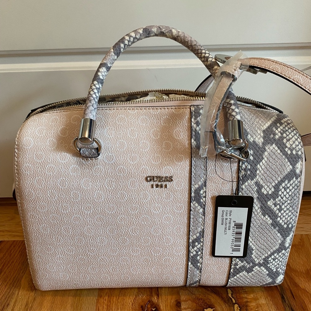 Guess purse NWOT